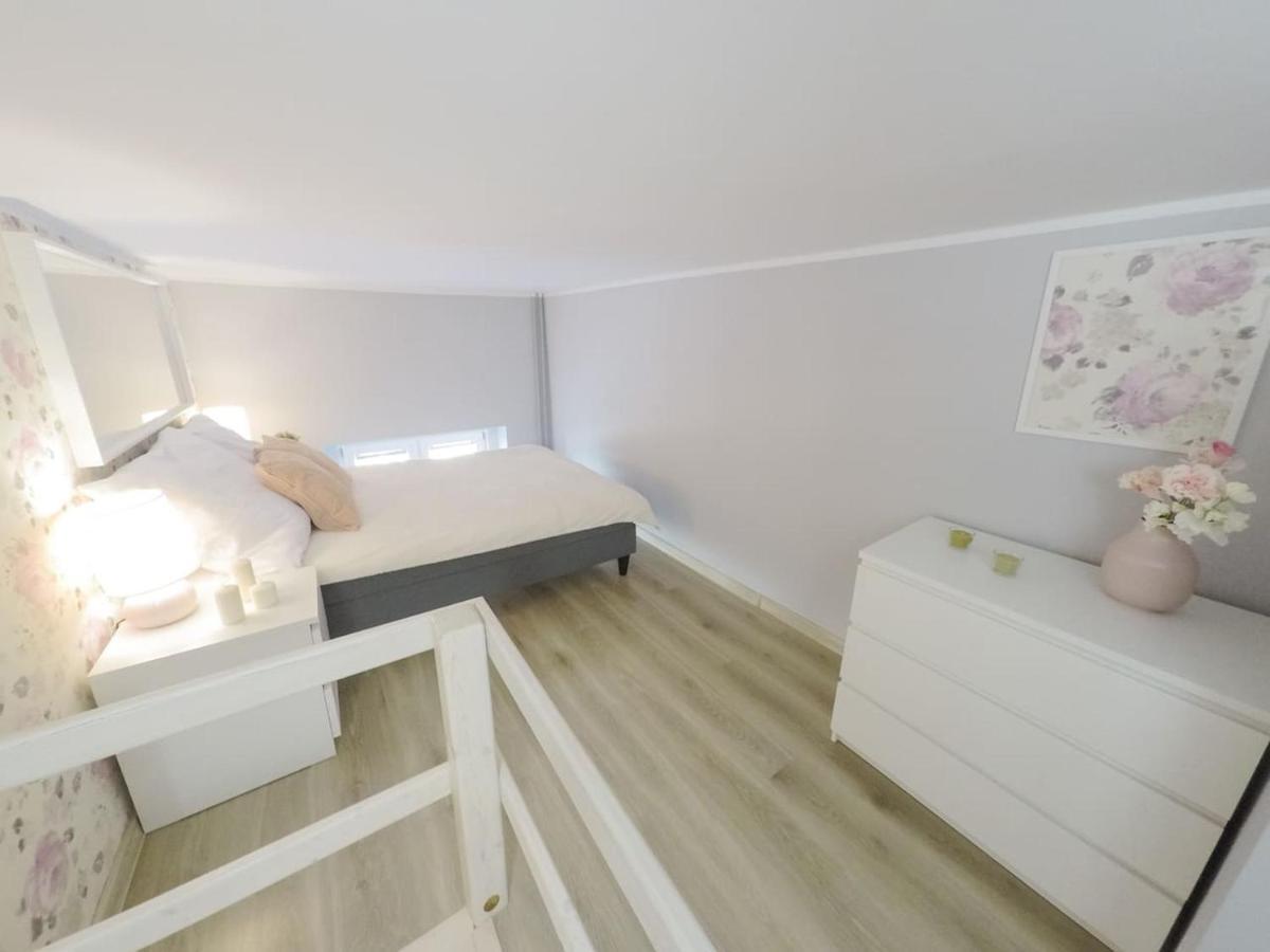 Rynek 20/21 -Cosy New Apartment On The Market Square - 4 Bedrooms - 8 People Breslavia Esterno foto