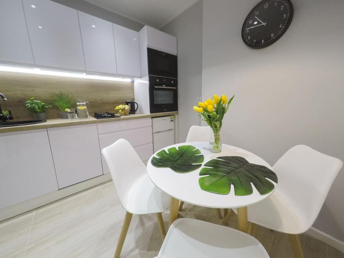 Rynek 20/21 -Cosy New Apartment On The Market Square - 4 Bedrooms - 8 People Breslavia Esterno foto