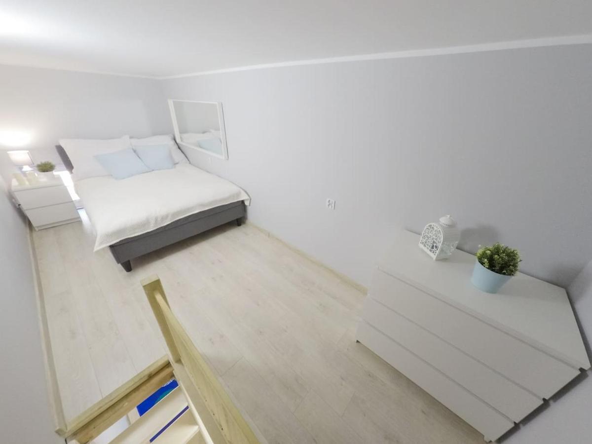 Rynek 20/21 -Cosy New Apartment On The Market Square - 4 Bedrooms - 8 People Breslavia Esterno foto